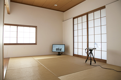 個展「here and there」 01